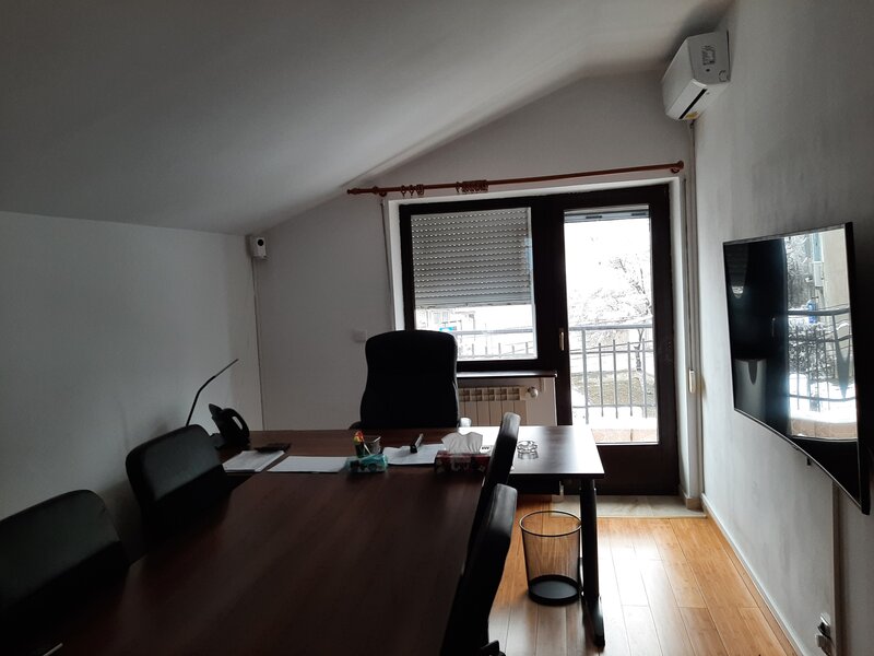 Vila de lux in Baneasa cu 7 camere, 327mp, curte 430mp Clinica Regina Maria